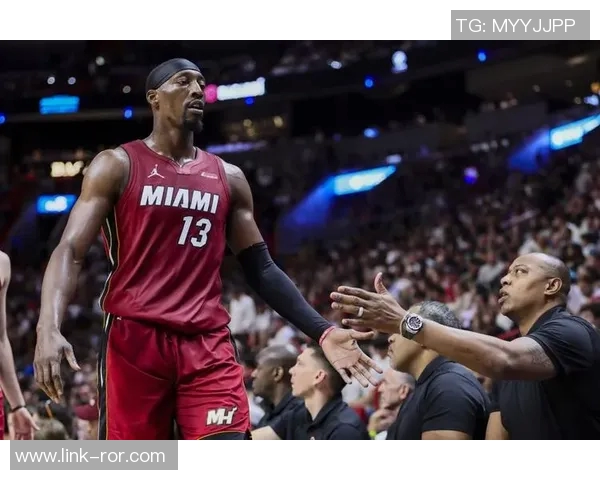 阿德巴约21分钟内表现出色贡献双十数据助力球队胜利